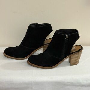 DV by Dolce Vita Jentry Black Suede open back ankle booties size: 8